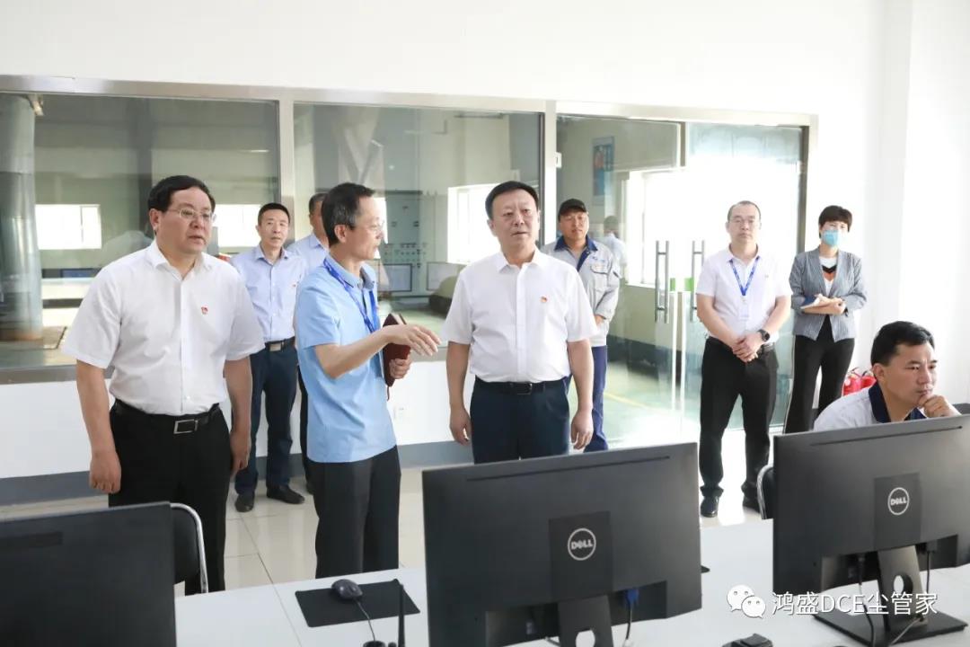 营口市委书记,市人大常委会主任赵长富,市委秘书长王百胜,自贸区党